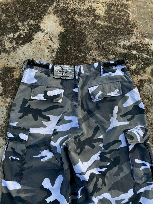 Vintage snow short camo